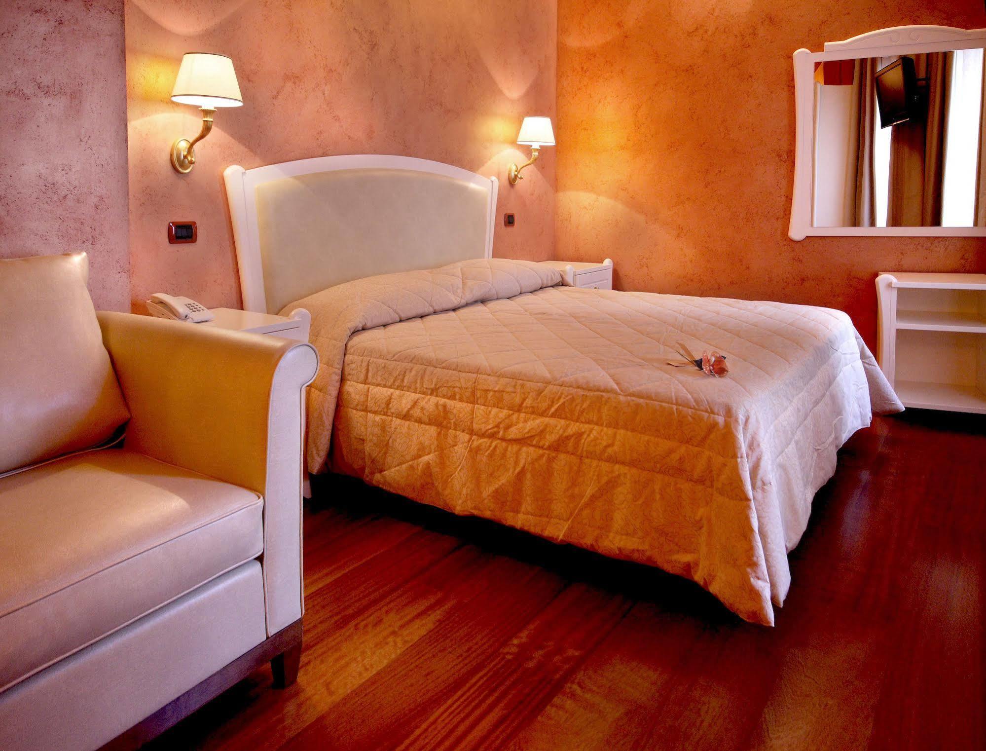 Hotel Rojan Sulmona Esterno foto