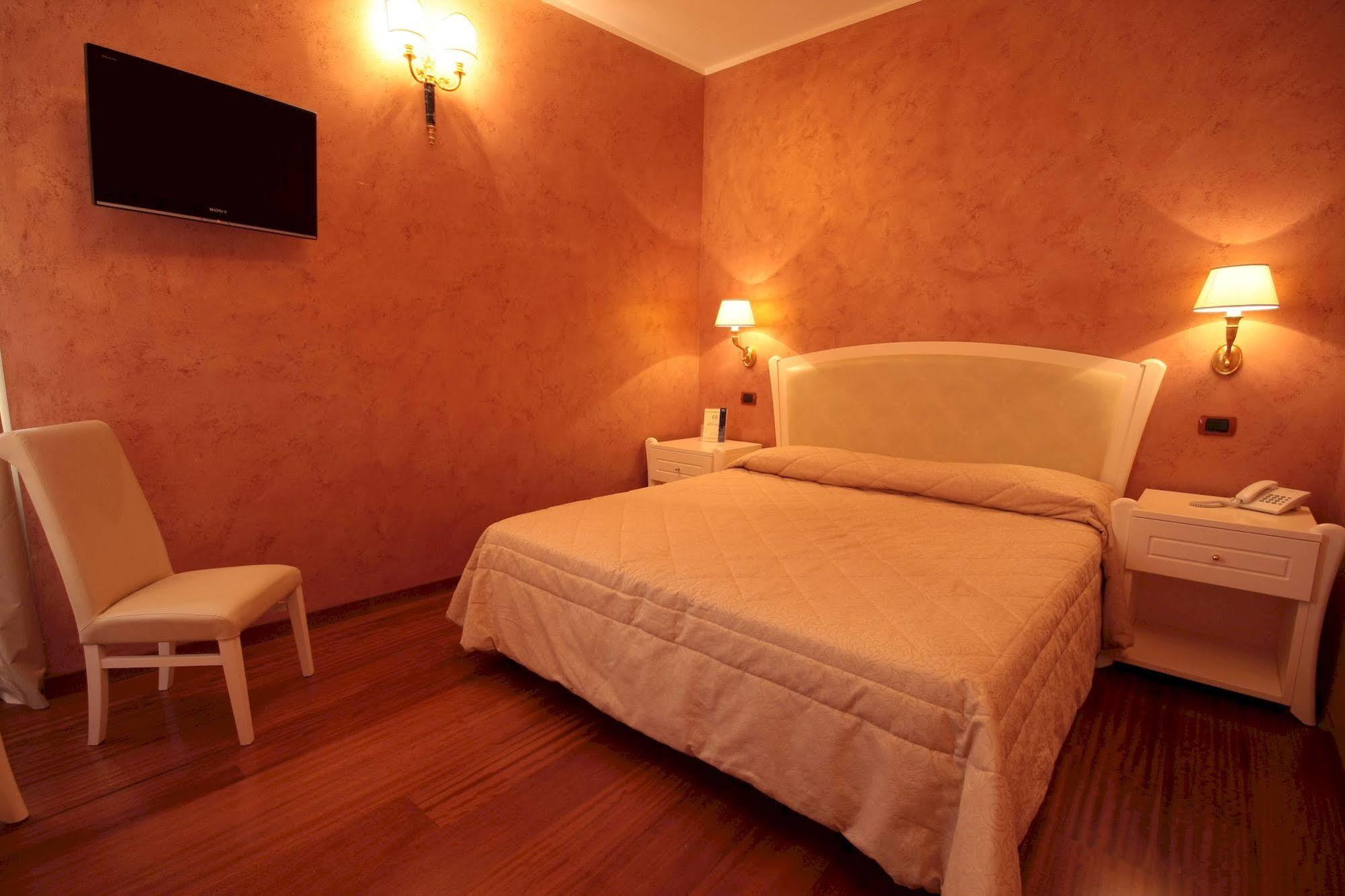 Hotel Rojan Sulmona Esterno foto