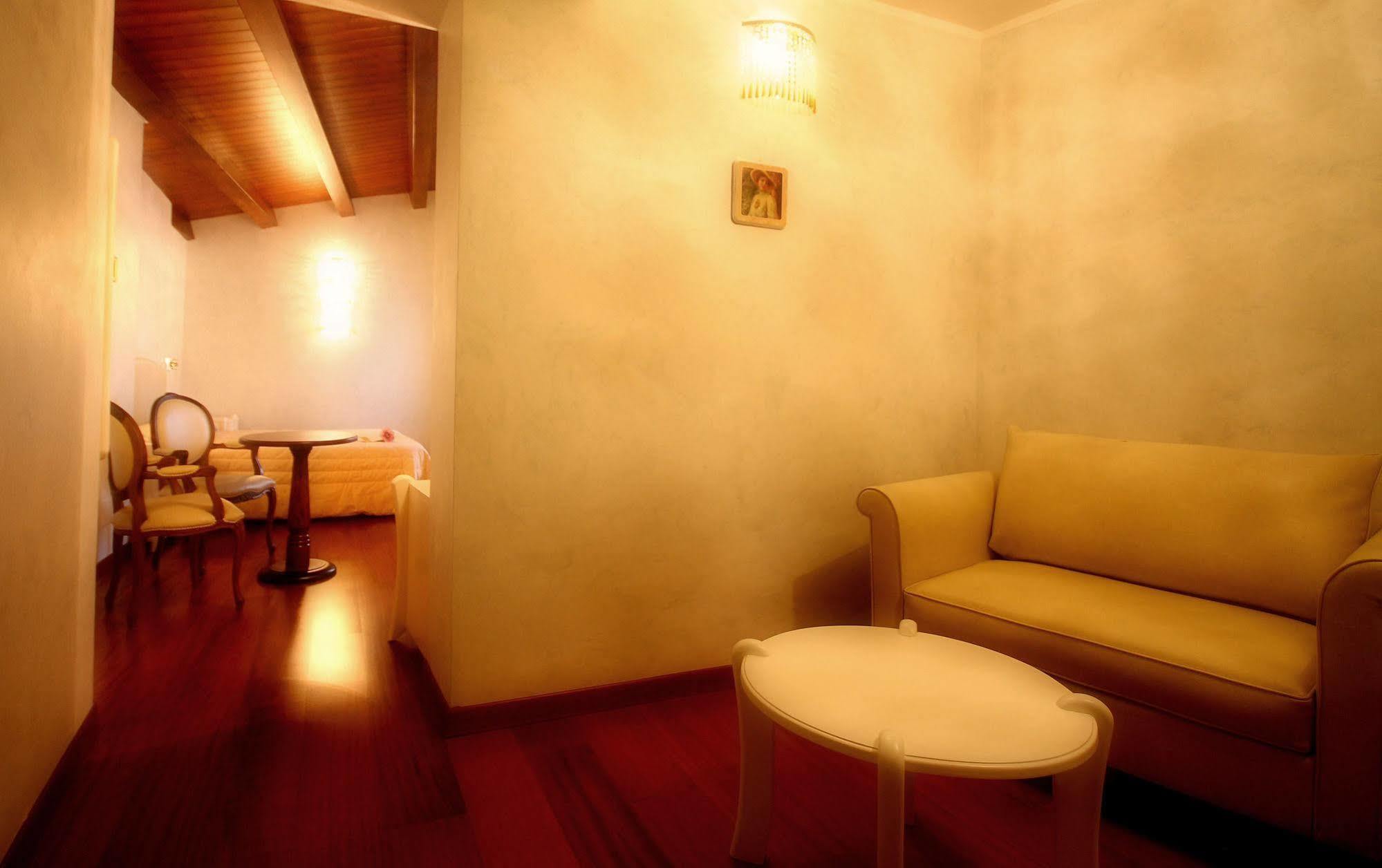 Hotel Rojan Sulmona Esterno foto