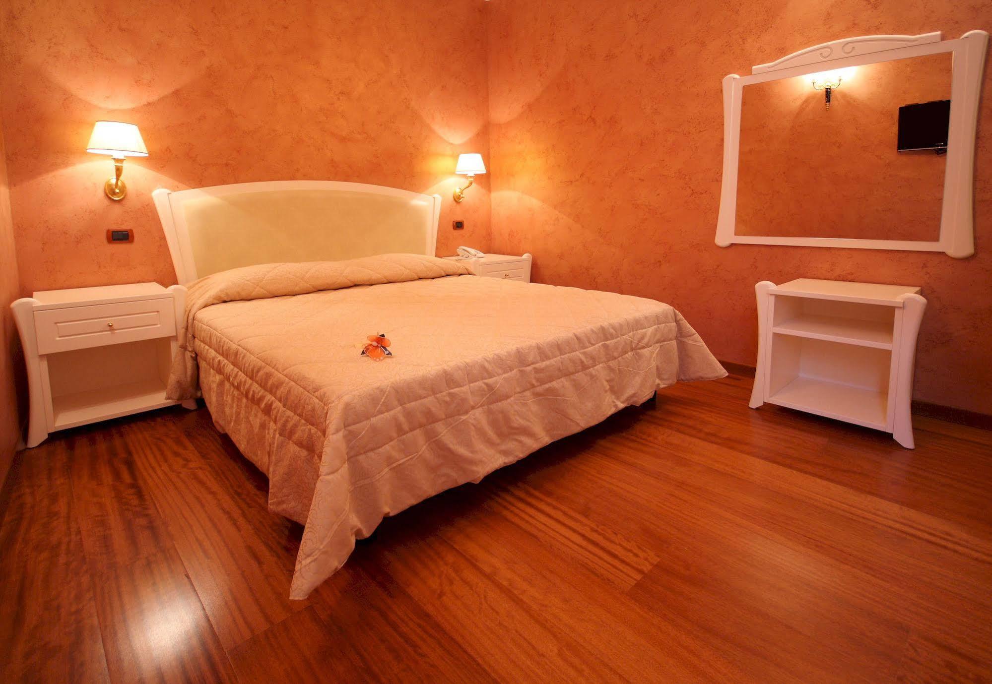 Hotel Rojan Sulmona Esterno foto